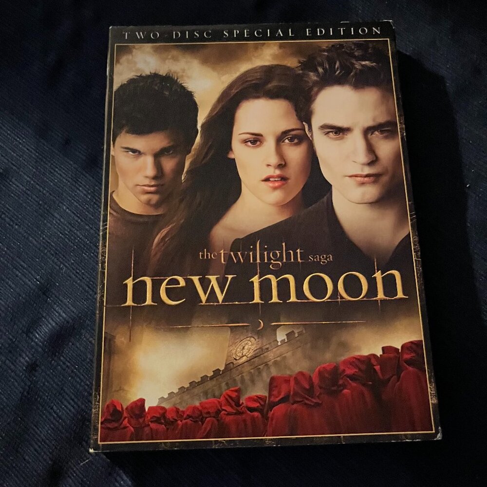 The Twilight Saga: New Moon 2-Disc Special Edition DVD